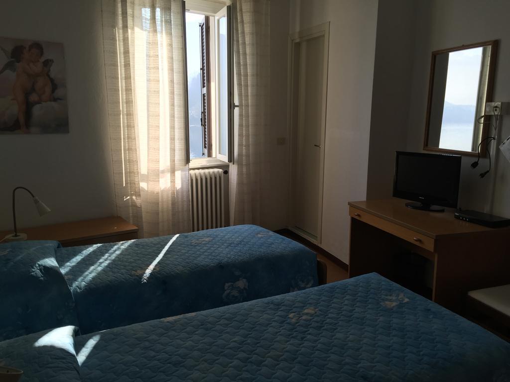 Hotel Plinio Lenno Chambre photo